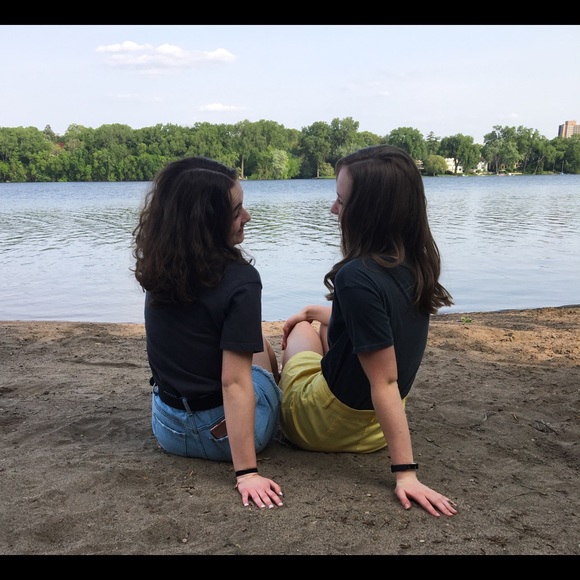 Meet your Posher, Laurie - Picture 1 of 1